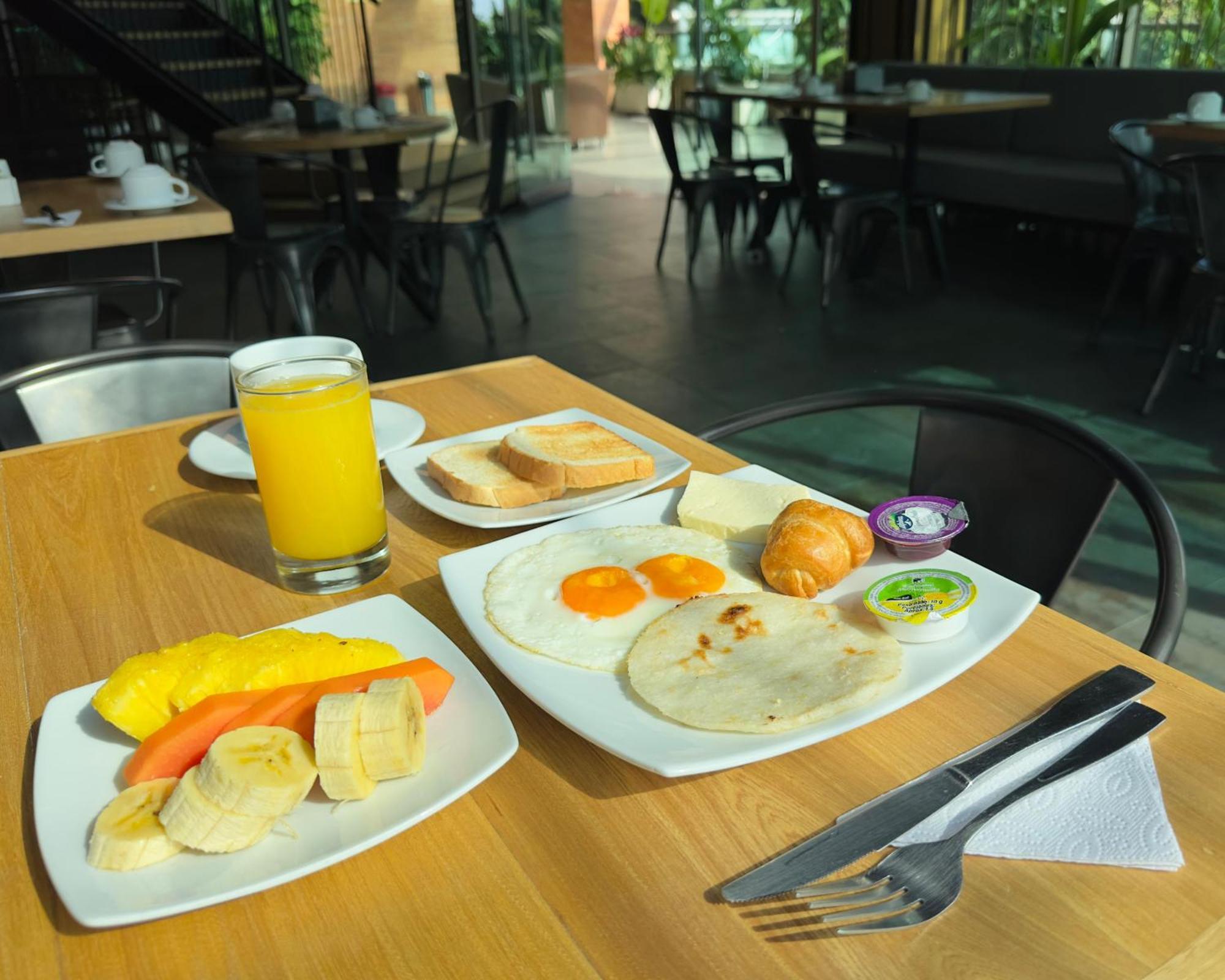 Hotel Casa Victoria Medellín Zewnętrze zdjęcie